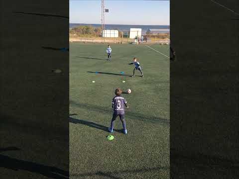 U10 Wram up passing scanning receiving drill appel de balle scan controle #soccer #u10 #practice