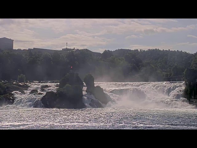 ノイウハウゼン・アム・ラインファルのライン滝