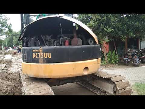 BAKALE KLENYER | KOMATSU, Excavator Komatsu Indonesia, Komatsu PC75uu Work - Alat Berat Bekerja Video
