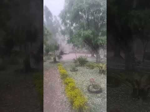 RIO GRANDE DO SUL - Queda de granizo no município de Chuvisco nesta sexta-feira