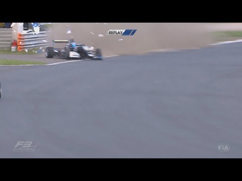 FIA Formula 3 European Championship 2017. Qualifying 2 Circuit Park Zandvoort. David Beckmann Crash