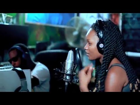 J'Dess singing Umuchineke