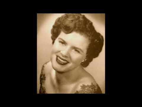 Patsy Cline // Why Can't He Be You (1962)