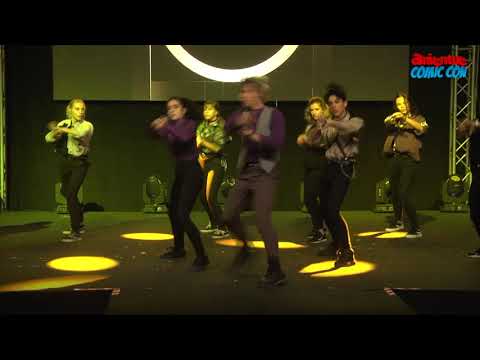 Double V – Wanna One – Boomerang - Cover at Aniventure Comic Con 2019