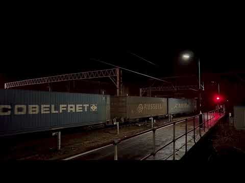 68001 “Evolution” + 68016 “Fearless” working 4S45 from Daventry IRFT to Mossend Down Yard 23/12/22