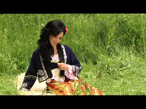 Росица Пейчева Стига Ми Се, Момне ле, Навдигай