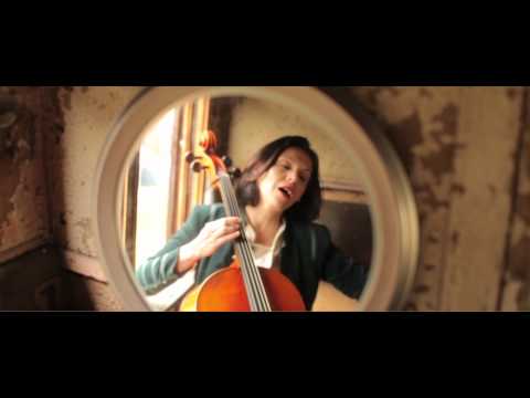 Helen Gillet - Carolina (Official Music Video)