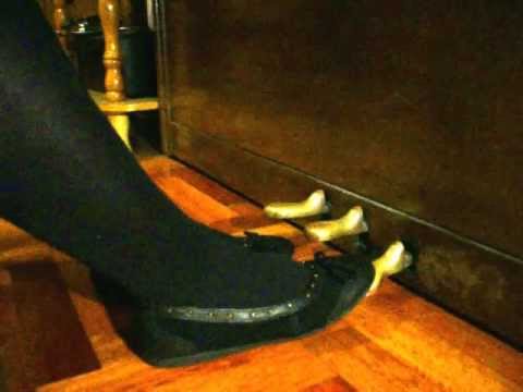 Pedal Pumping Piano 12 Black Flats