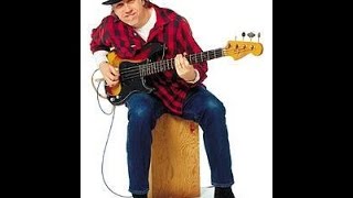 Easy Bass Lesson! Maneater - Hall & Oates