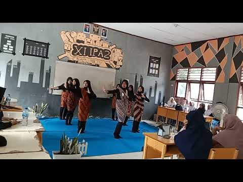 Lomba Tari Kreasi antar kelas SMA N 3 KUALA