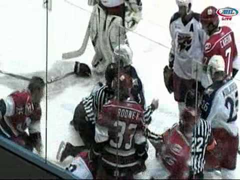 Brad Herauf vs Tom Sestito