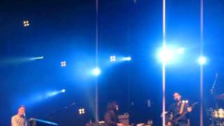 Das Pop - A Kiss Is Not A Crime (Enterrock 2 april 2010)