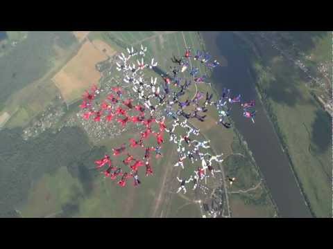 2012 / FAI European Record - Largest freefall formation - 88 Parachutists - Feminine 2/4