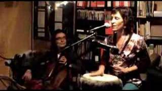 el grup Noia Manera interpreta la cançó de'n Patufet