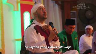 Ajib Az Zahir bawakan lagu Nusantara (Cipt UKM Remo Unnes)