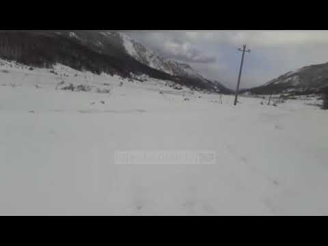 Top Channel/ Elbasani përfshihet nga reshje shiu dhe dëbore, situata në Steblevë