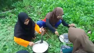 preview picture of video 'Pantai dan pulau yg ada di wisata hutan mangrove sriminosari'