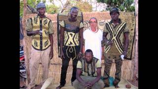 preview picture of video 'Bamako Samedi Photo du 28.06.2014 : Souleymane N'Diaye, Bogolans de Sackoba.'