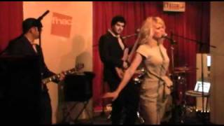 "No No No No (I don't want to fall in love with you baby)" live Aurea - AlgarveShopping.MP4
