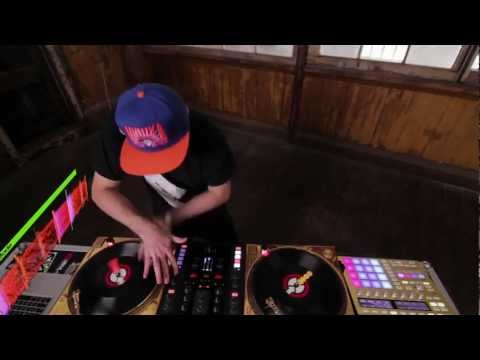 DJ Shiftee in Total Kontrol with Z2 and MASCHINE | Native Instruments