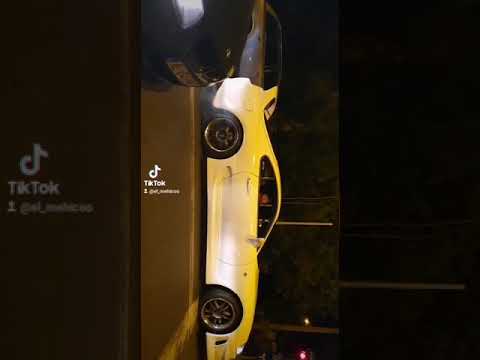 Toyota Supra MK4 nasty burnout at the red light ! Toyota Supra MK4 doing burnout in the street !