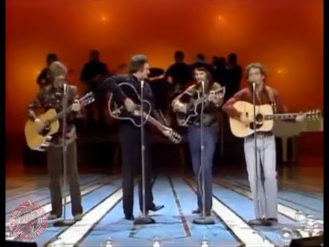 Johnny cash,Waylon Jennings, Kris Kristofferson, Larry Gatlin   I Walk The Line And Ring Of Fire