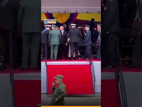 Cúpula militar se retiró antes del discurso de Gustavo Petro