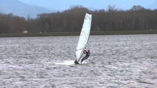 preview picture of video 'Windsurfen Plobsheim Dezember 2014 No 1'