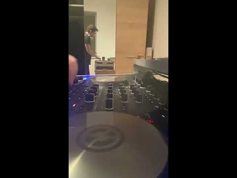 Andrii Lundiak pres. n! Music - "14 Tage Quarantäne" [Tech House DJ set]