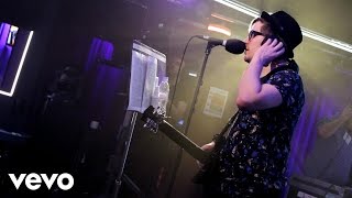 Fall Out Boy - Uptown Funk (Mark Ronson ft Bruno Mars cover in the Live Lounge)