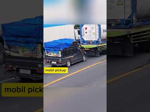 jarak mobil pickup 5 cm dengan truck trailer 🫣.#shorts #shortsvideo #automobile