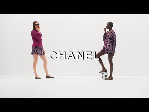 CHANEL EFFORTLESS BEAUTY - Flash Football — CHANEL Makeup
