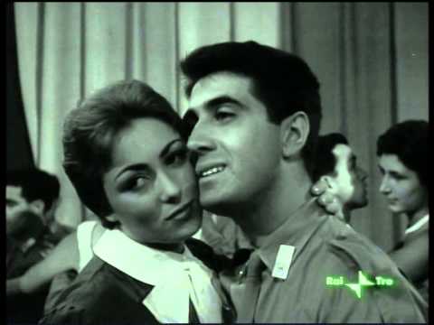 1957 Fausto Cigliano - 'Nnammurammoce (frammento dal film)