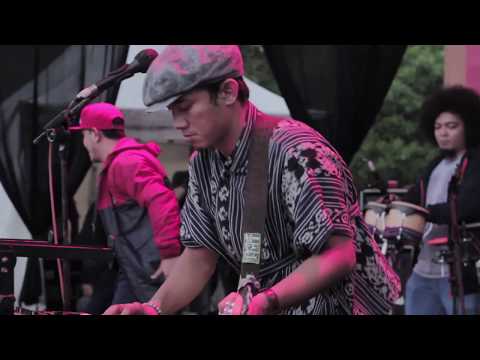 R.E.P ft Dj Cruzzy performing Loudpipes and Gangsta at Jakcloth