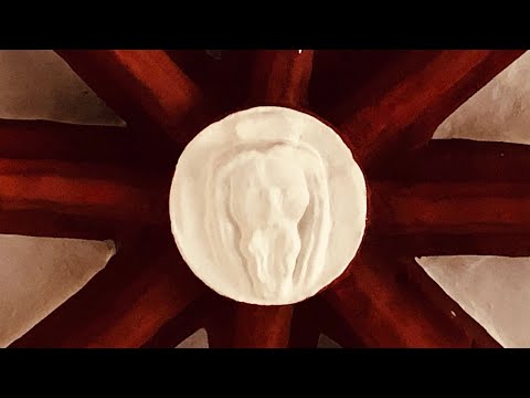 Das Gewölbe der Kirche – Jesus der Schlussstein