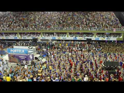 Bateria da Portela encerrando o desfile - Carnaval 2018