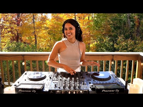 Jazzy Deep House on a Fall Afternoon | DJ Avera | Relaxing Lounge Set