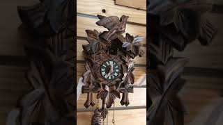 Anton Schneider 8 days carving cuckoo clock in compact size #TheCuckooHaus, #Cuckoo Clock