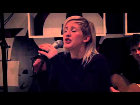 Ellie Goulding - My Blood (Live) - KITCHEN SESSIONS