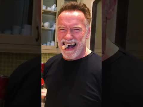 Arnold's secret to the best PROTEIN Shake!😂#shorts #arnold #arnoldschwarzenegger
