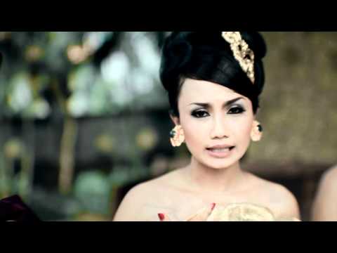 Layah Tanpa Tulang by Trio Kirani 2011