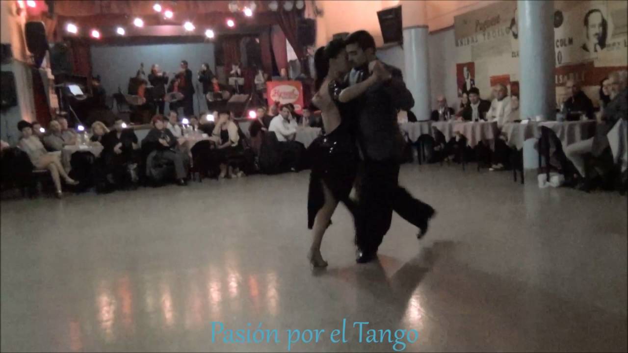 JIMENA HOEFFNER y FERNANDO CARRASCO Bailando el Tango LOCA en FLOREAL MILONGA