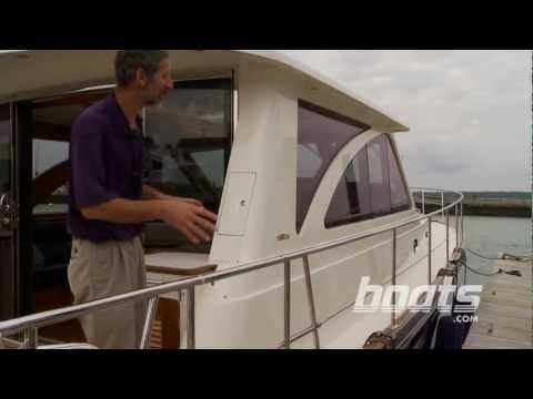 2012 Hunt 44 Express Cruiser Boat Review / Performance Test
