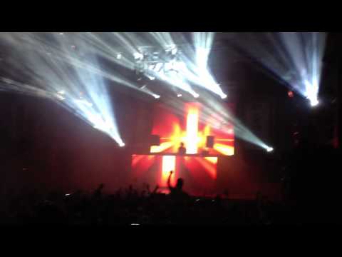 Calvin Harris - Flashback (Where's Your Head At) @ Amnesia 02-08-12