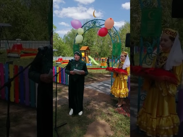 ?Почтенных лет жительница деревни Малые Уруссу адресует слова самых добрых пожеланий своему беспокойному душой земляку - Камилю-хазрату Абдуллину.