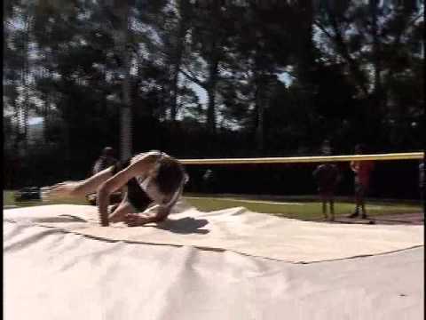 Troféu IENH de Atletismo 2013 marca inauguração de setores de salto
