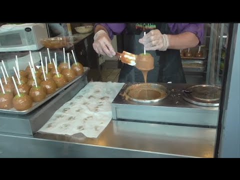 Making Caramel Candy Apples at Disney Pleasure Island