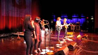 Indigo Girls : Bury My Heart at Wounded Knee