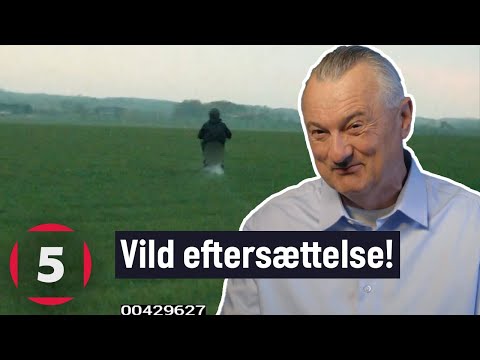 Knallertkører forsøger at stikke af igennem mark! | Fanget På Politiets Kamera | Kanal 5 Danmark