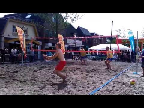 Hellas Beachvolleybal Nunspeet 2013: Dani en Vermoe
